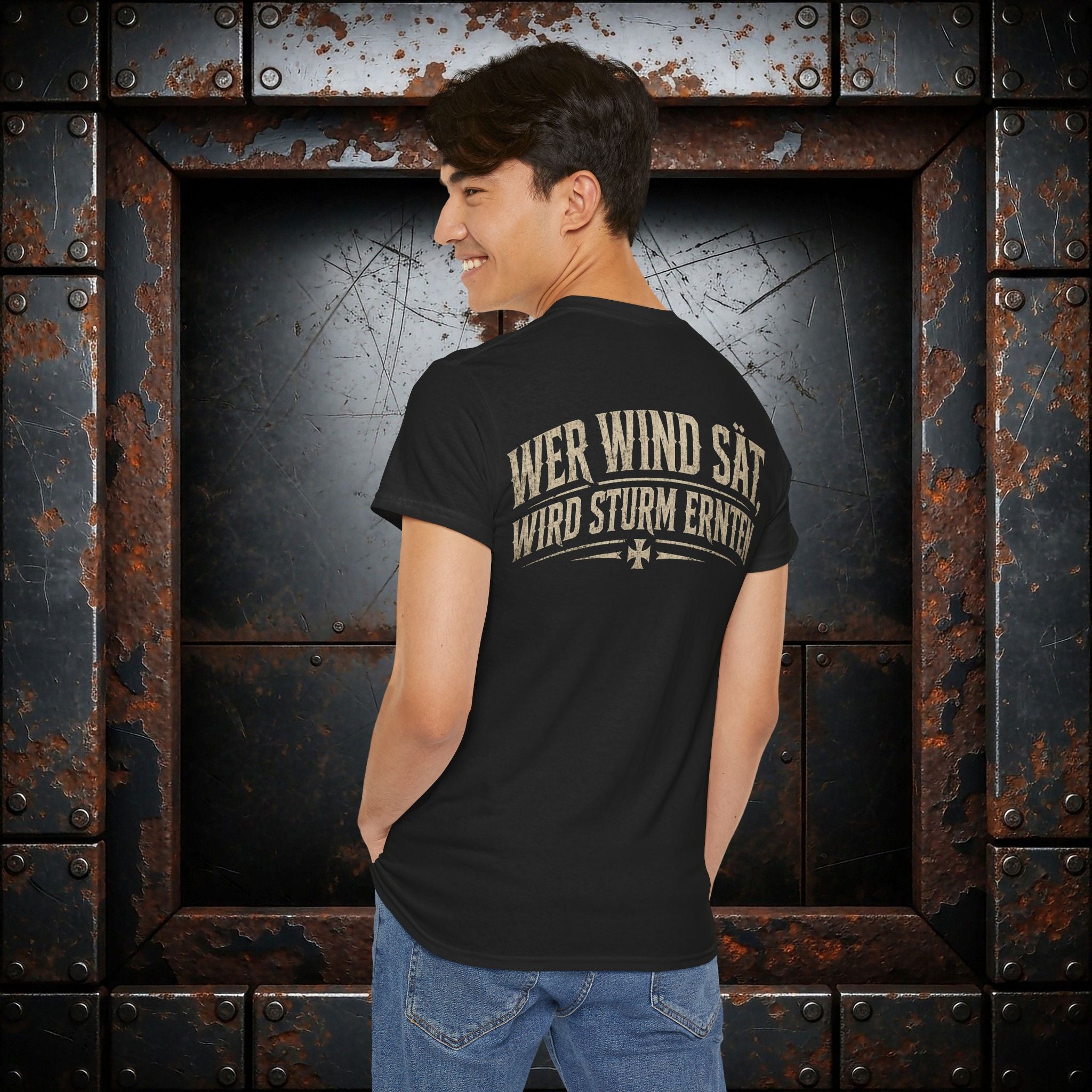 NATIONALSTOLZ T-Shirt — "Wer Wind Sät, Wird Sturm Ernten" Patriot