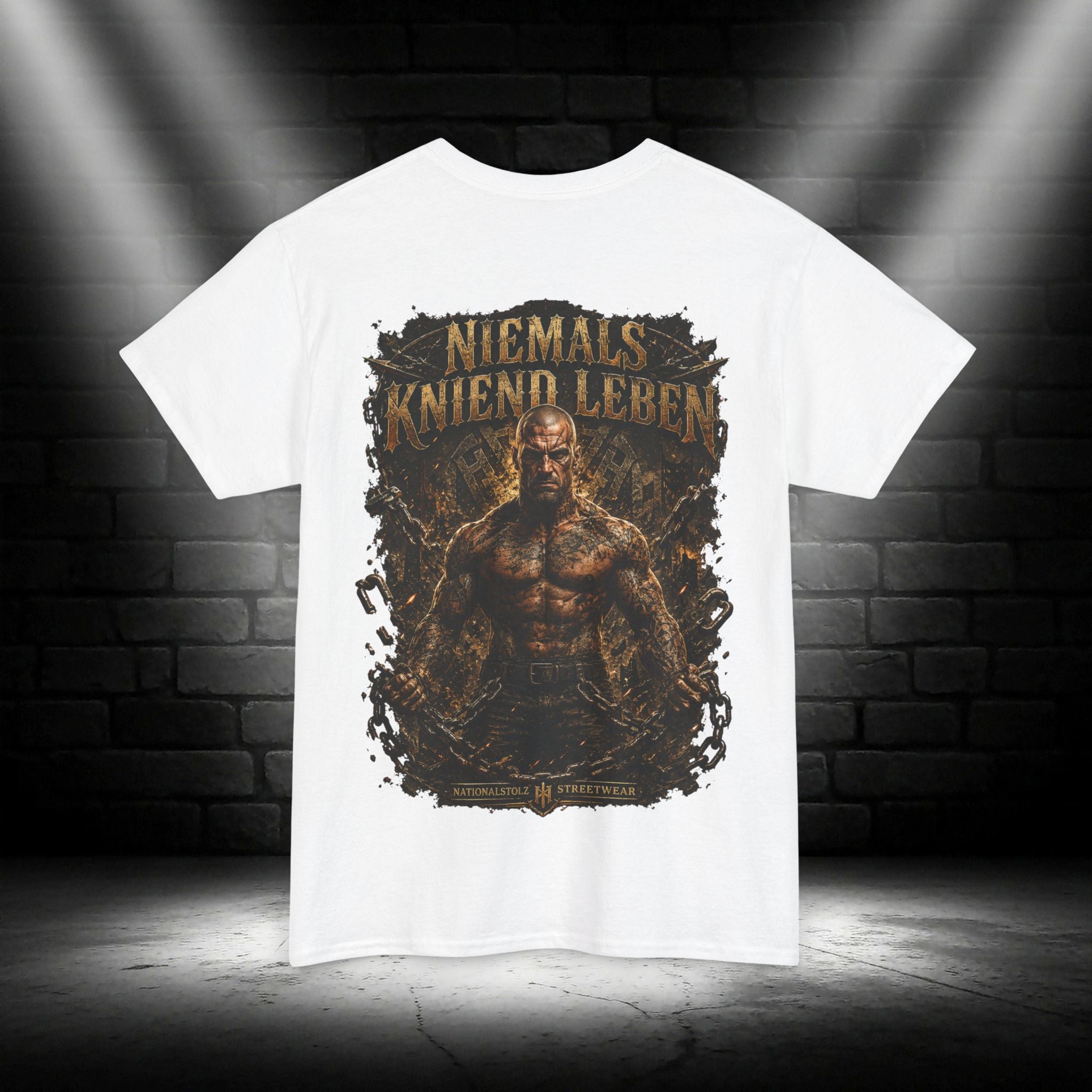 NATIONALSTOLZ T - Shirt - ,,Niemals kniend leben"